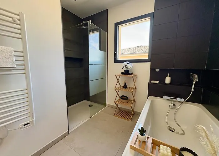 Halimi - 5 7 Personnes Avec Piscine *